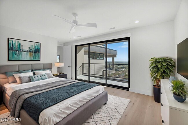 Building Photo - 6975 North 39th Pl