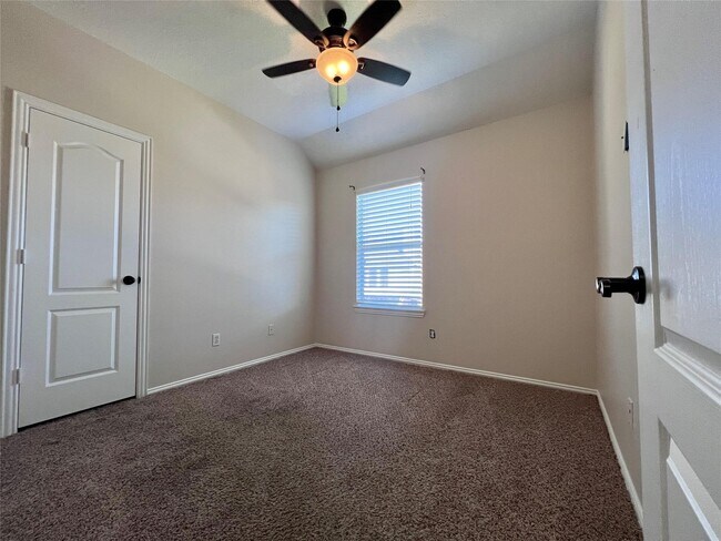 Building Photo - 13923 White Oak Springs Dr