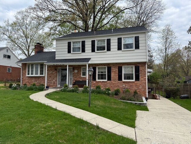 Primary Photo - Very well maintained 4BR 2.5BA 5 level spl...