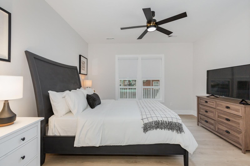 Building Photo - 607 Kenmore Ave