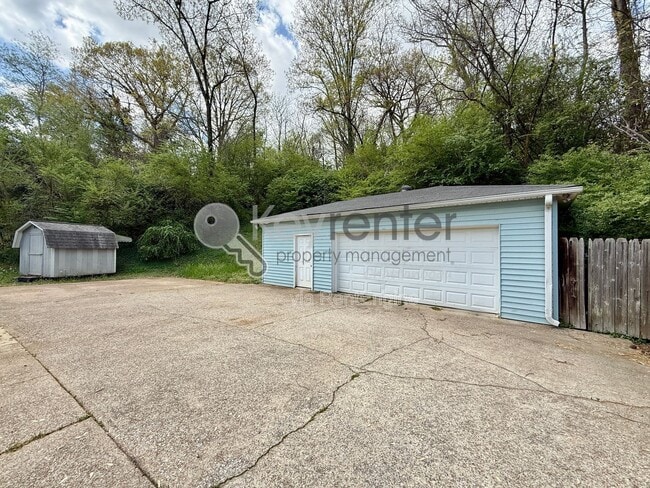 Building Photo - 3641 Thrushwood Dr