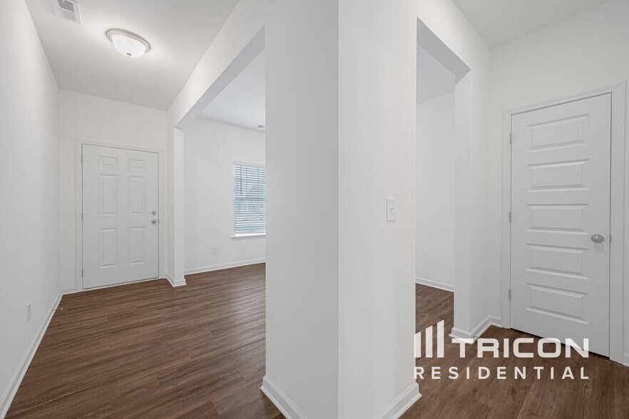 Building Photo - 135 Chapel Meadow Ln SW