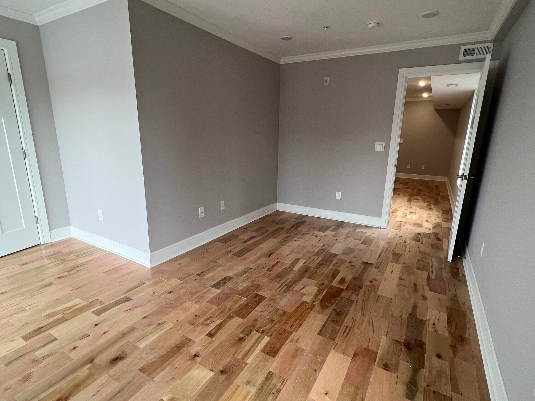 Building Photo - 5128 Spruce St