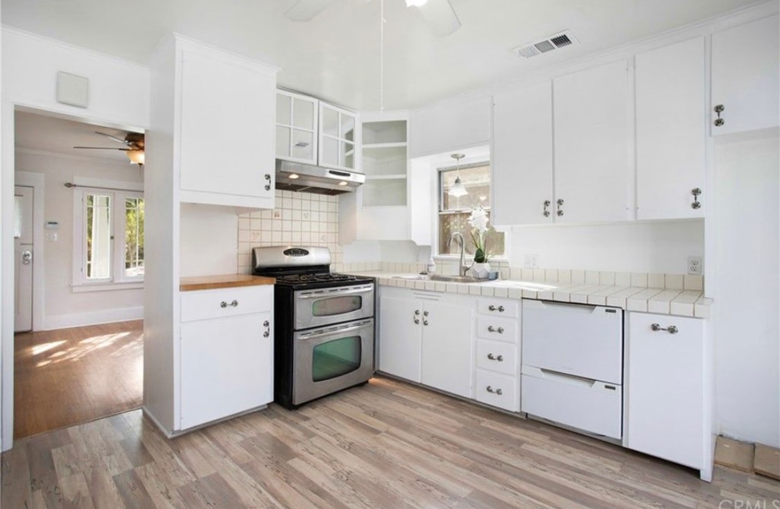 Newly renovated kitchen - 2213 Arizona Ave