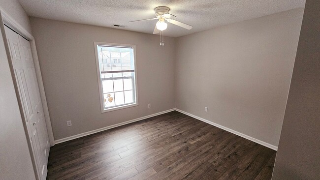 Building Photo - 4 BR 2 BA Southwest