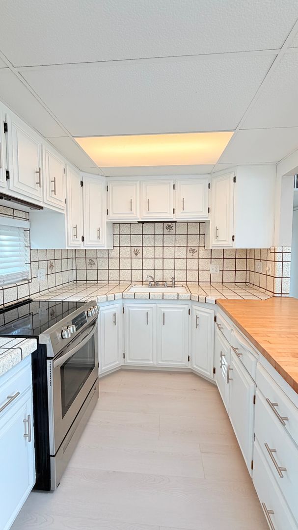 Building Photo - 14723 Martell Ave