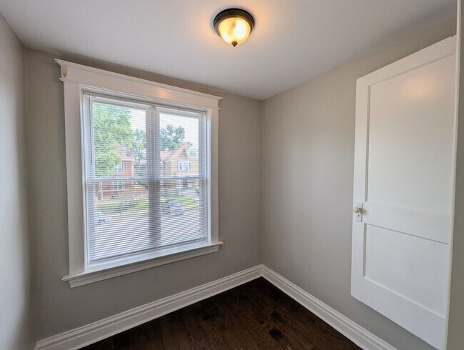 Building Photo - 5938 Cates Ave