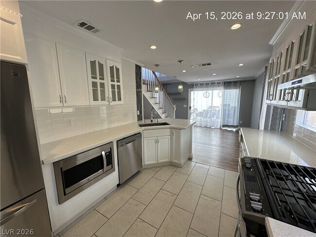 Building Photo - 8848 Hampton Green Ave