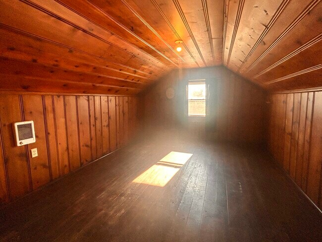 Building Photo - 7915 Westridge Rd