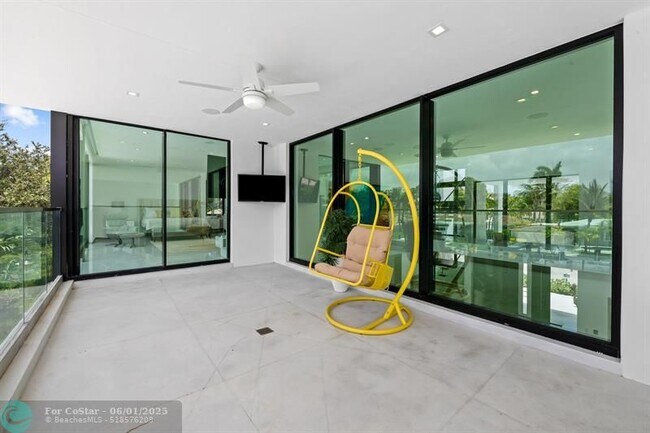 Building Photo - 401 Lido Dr
