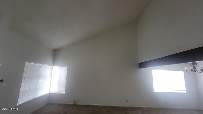 Building Photo - 3050 Wildwood Ave