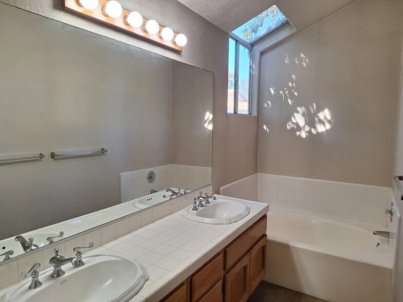 Building Photo - 3264 Noya Way