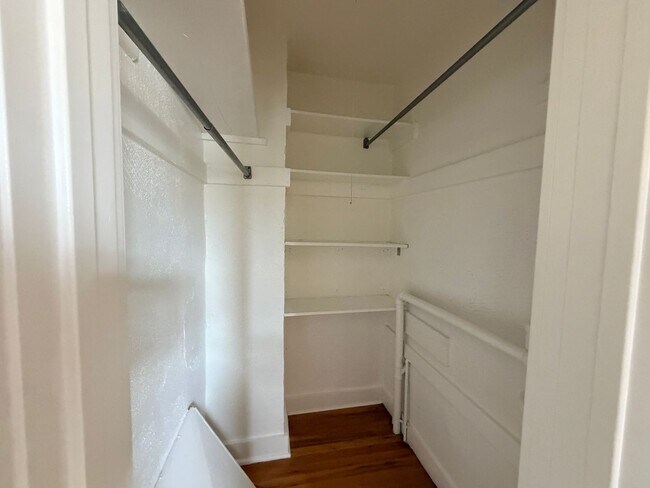 Building Photo - 1266 Osceola St