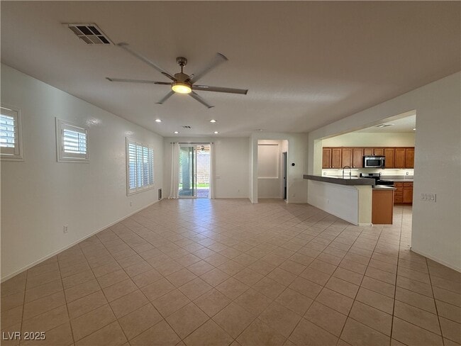 Building Photo - 2739 Mintlaw Ave