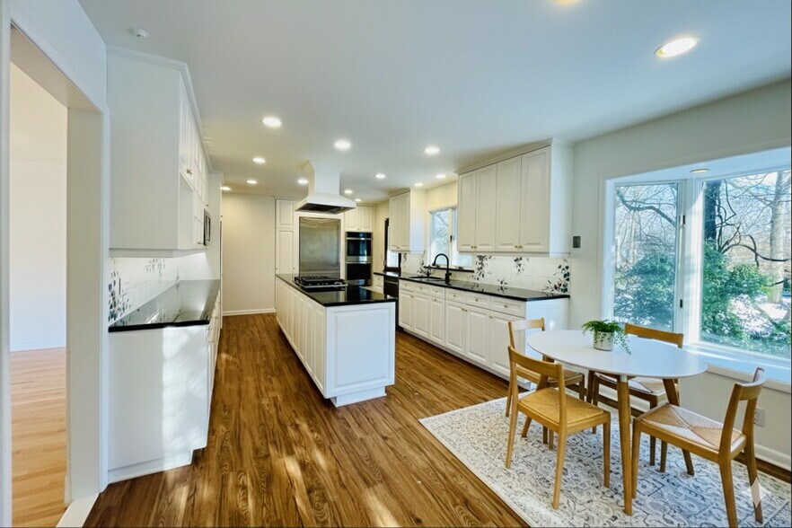 Building Photo - 164 Rock Creek Ln