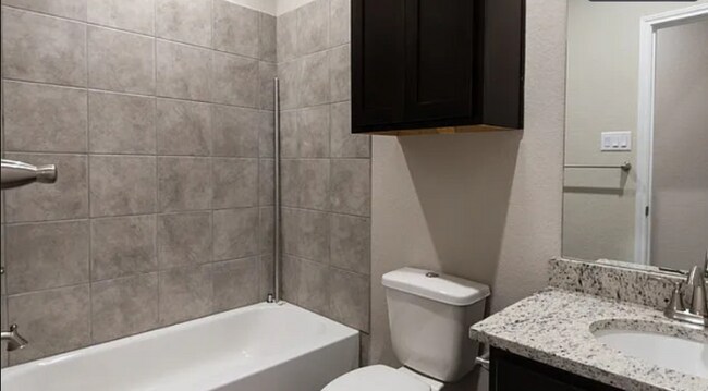 Building Photo - 624 Grayson Ln