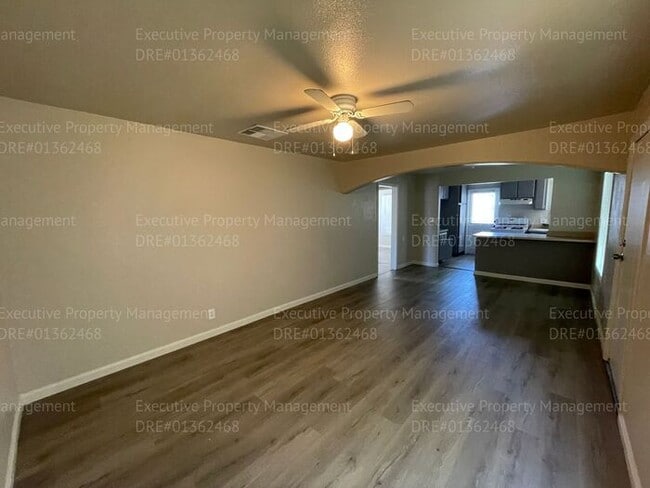 Building Photo - 3 bedroom/ 1 bathroom house located near Airport Dr/ Norris Rd