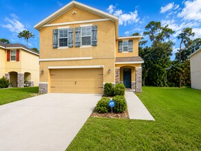 Building Photo - Beautiful 2 Story Home!!
