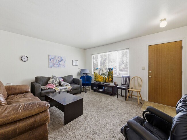 Building Photo - Prime Old Town Access | 3 Bed Home Near City Park + Downtown