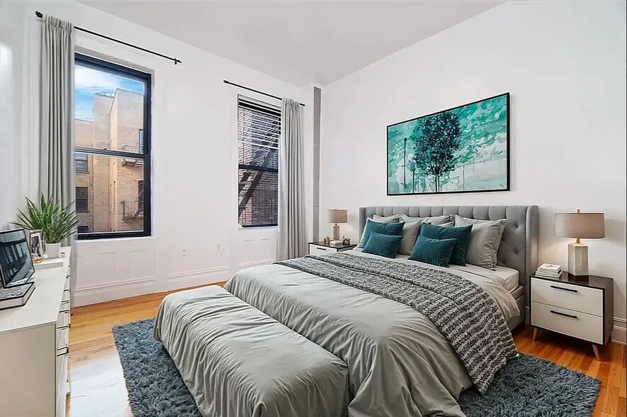 Primary Photo - 164 Waverly Pl