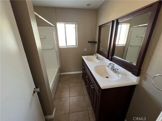 Building Photo - 1313 Morrison Dr