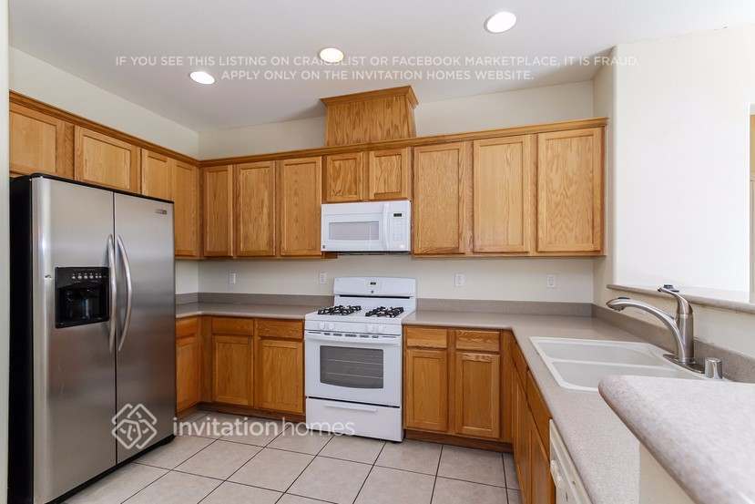 Building Photo - 6674 Frances Celia Ave