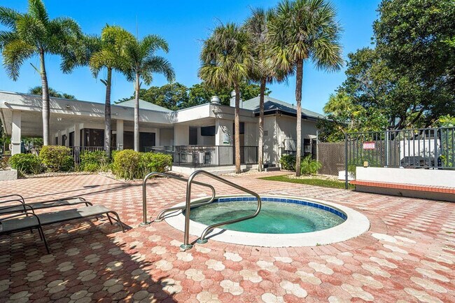 Building Photo - 1250 S Military Trail