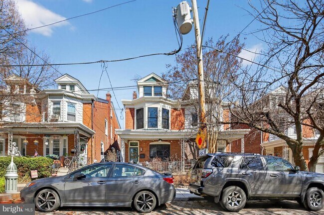 Building Photo - 4315 Lauriston St