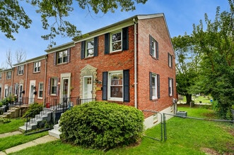 Building Photo - 8451 Water Oak Rd