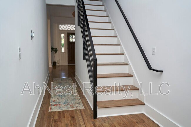 Building Photo - 1458 Beecher St SW