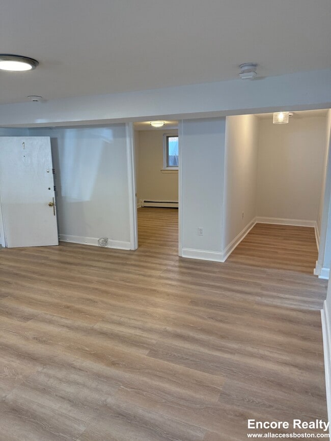 Building Photo - 61 Selkirk Rd