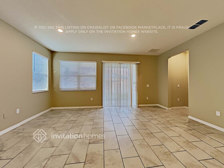 Building Photo - 14231 Seranoa Dr