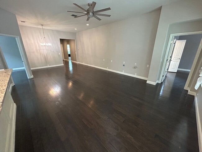 Building Photo - *COMING SOON* AMAZING 3 Bedroom  2 Bath Home w/ Office Room Near Alamo Ranch!