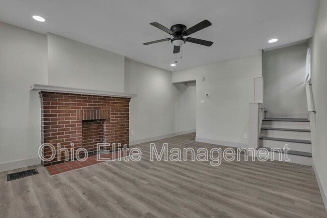 Building Photo - 807 E Deshler Ave