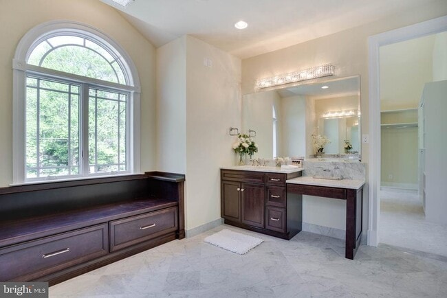 Building Photo - 14000 Baneberry Cir