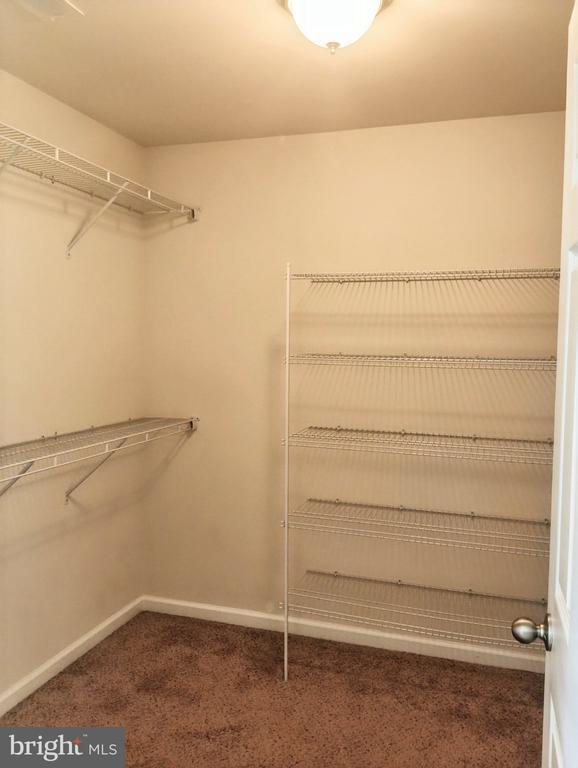 Building Photo - 2913 Lakeview Pkwy
