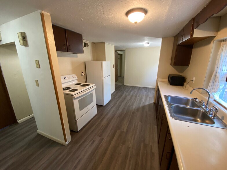 Kitchen - 923 N 7th St