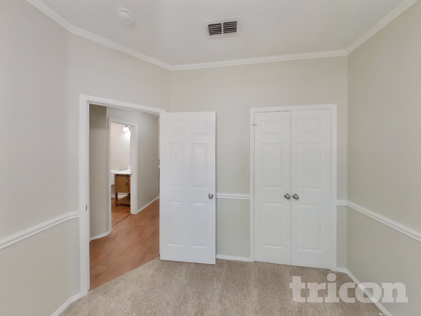 Building Photo - 2520 Clovermeadow Dr