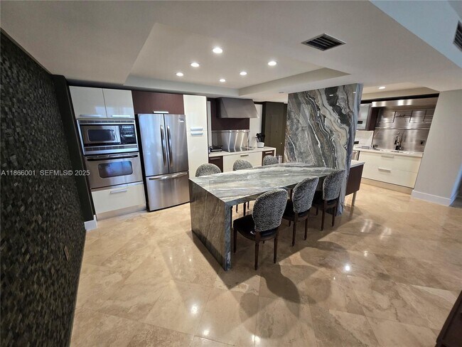 Building Photo - 11113 Biscayne Blvd