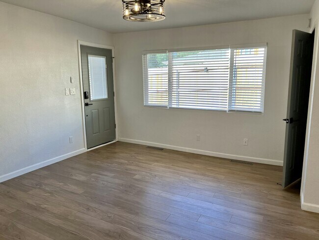 Building Photo - 220 W Ramona Ave