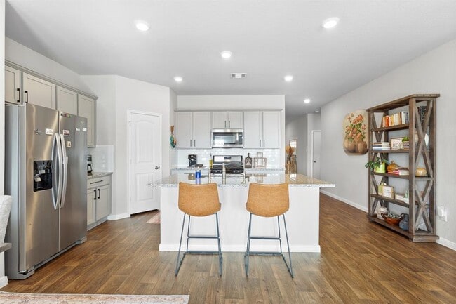 Building Photo - 199 Frostweed Dr