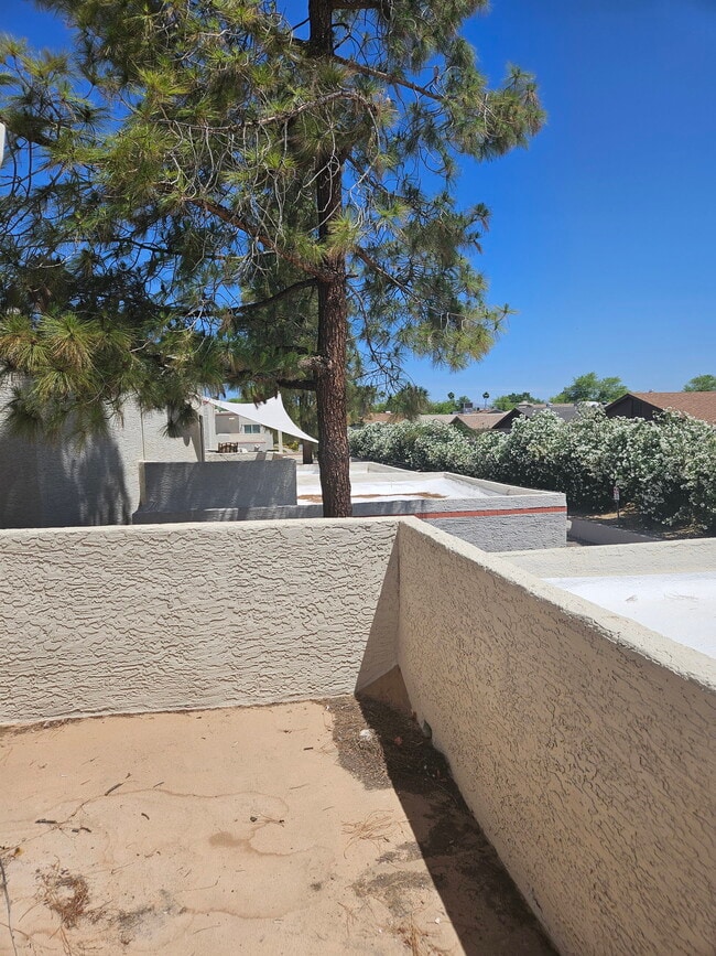 Building Photo - 885 N Granite Reef Rd