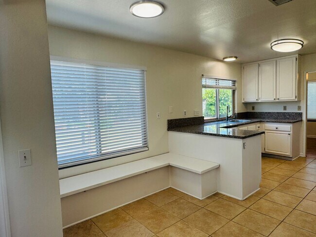 Building Photo - 4 Bedroom Cul-de-Sac Home in Mission Oaks