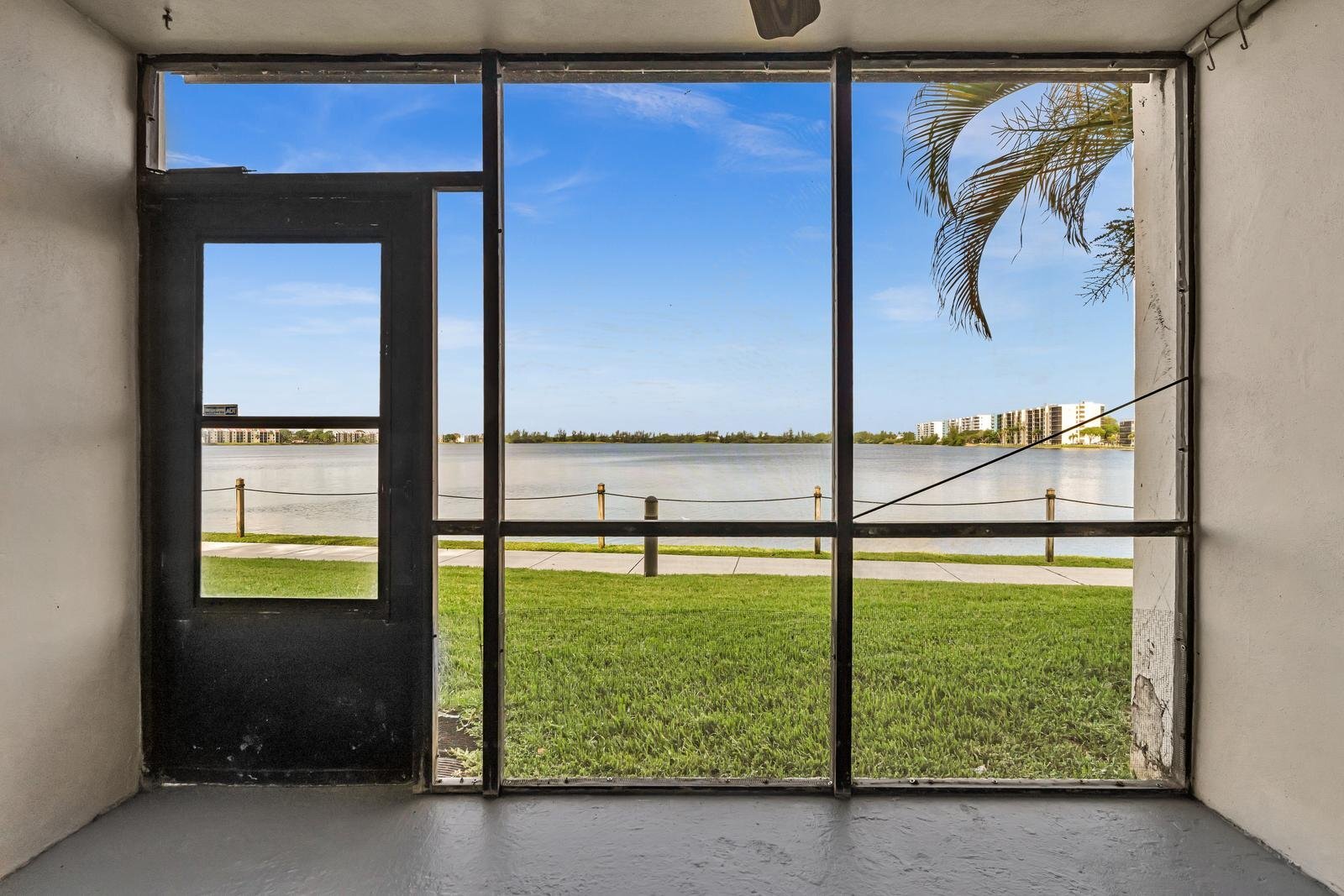 Building Photo - 109 Lake Emerald Dr