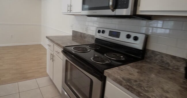 Building Photo - Beautiful 2/2 condo for rent next to Waterford Lakes Town Center and UCF