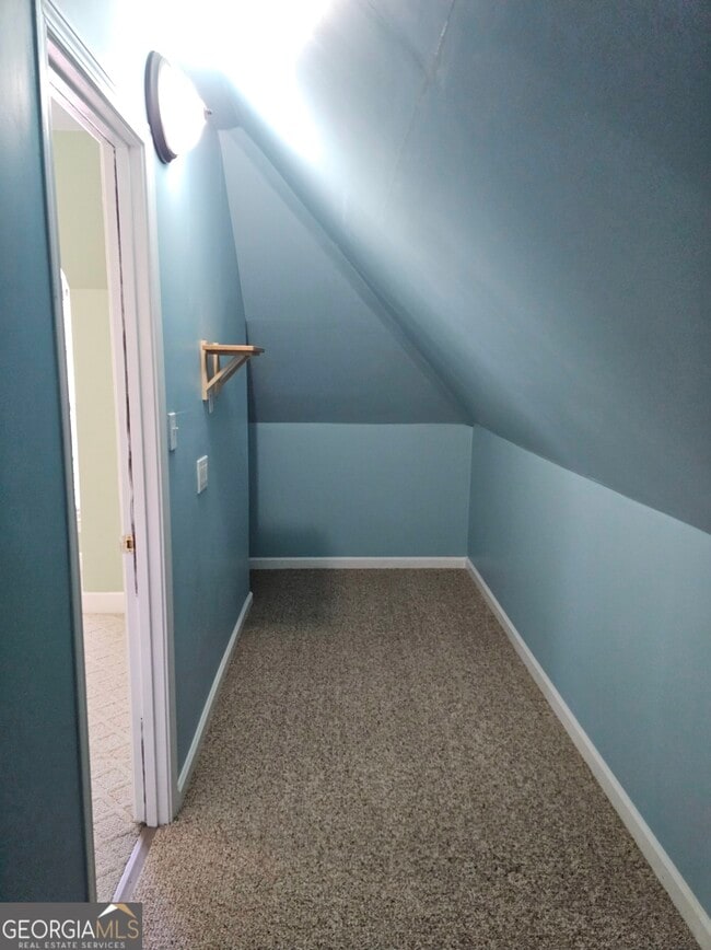 Building Photo - 185 Rock Hill Dr