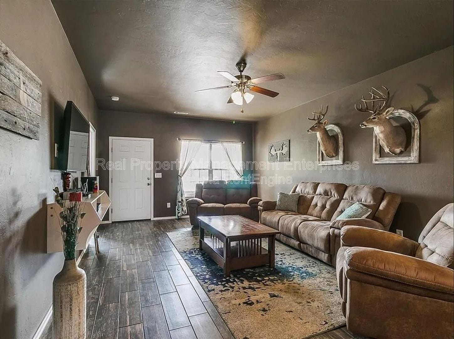 Building Photo - 532 W Shadow Ridge Way