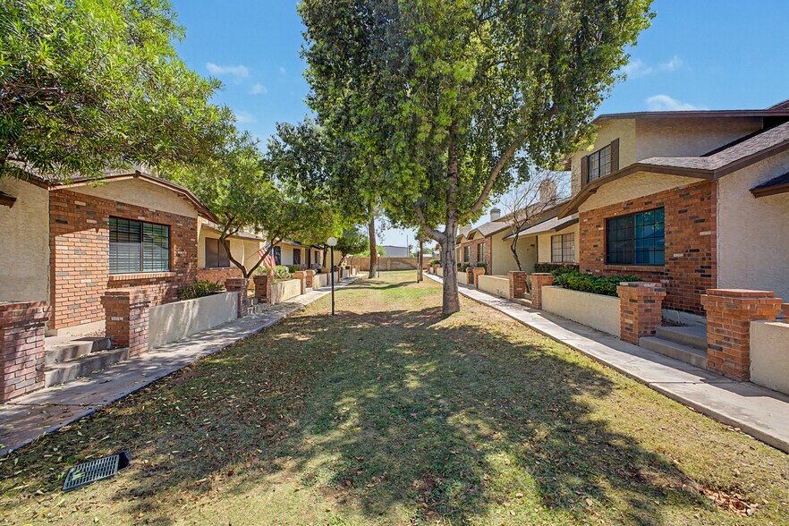 Building Photo - 170 E Guadalupe Rd
