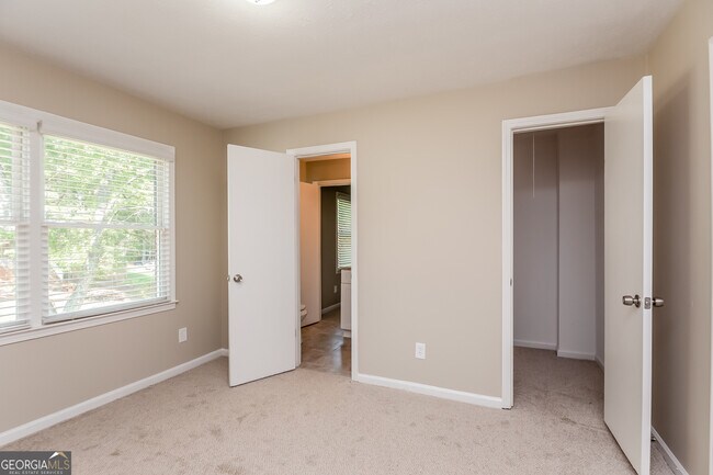 Building Photo - 1420 Denfield Ct