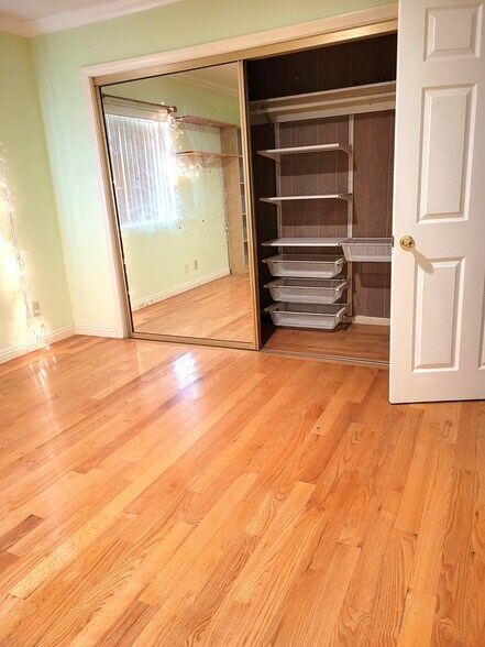 Building Photo - 331 W Bencamp St